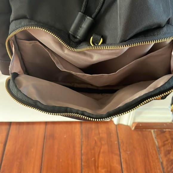 Skip Hop Diaper Bag Backpack: Chelsea Downtown Chic - Picture 4 of 6